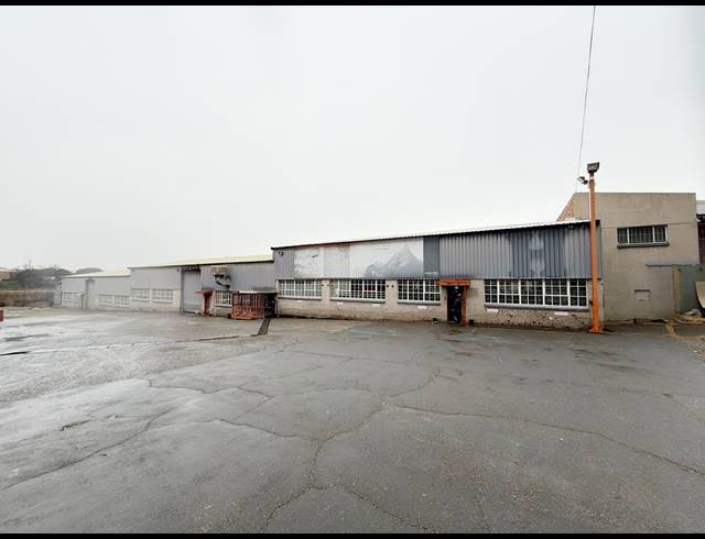 4,630M² WAREHOUSE TO LET IN WADEVILLE